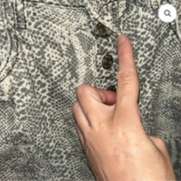 We The Free Good Luck Snake Print Barrel Jeans - Size 25 NWT - Picture 7 of 11